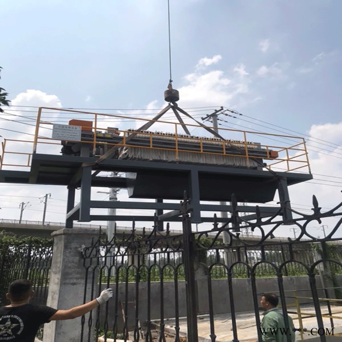 洗沙污泥处理设备厂家   污泥处理设备   金属污泥处理设备   固液分离设备   板框压滤机图3