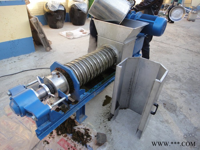 菜市场果蔬垃圾脱水压榨机、菜市场垃圾果蔬垃圾脱水挤压机固液分离设备、厨余垃圾脱水挤干机图4