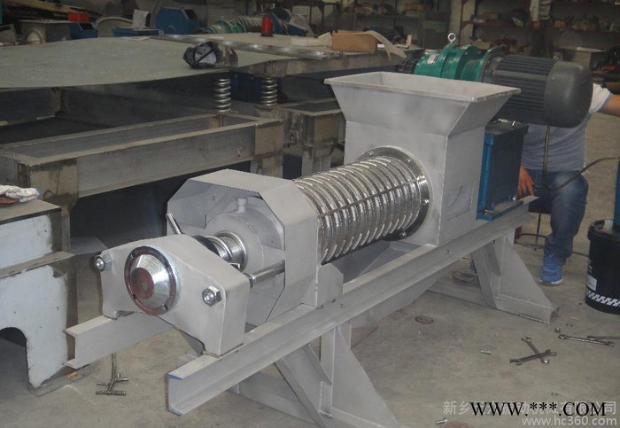 菜市场果蔬垃圾脱水压榨机、菜市场垃圾果蔬垃圾脱水挤压机固液分离设备、厨余垃圾脱水挤干机图7