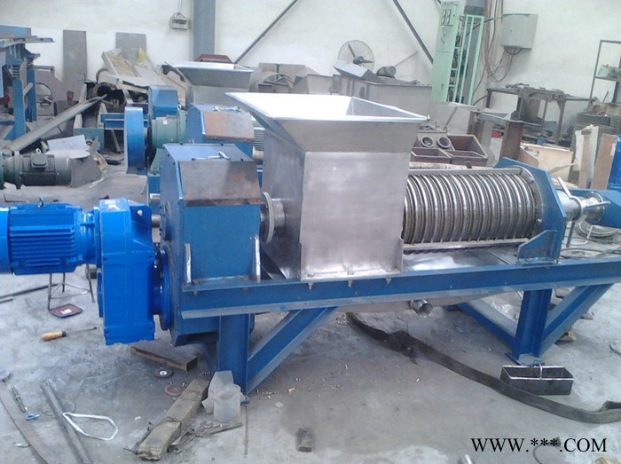 菜市场果蔬垃圾脱水压榨机、菜市场垃圾果蔬垃圾脱水挤压机固液分离设备、厨余垃圾脱水挤干机图3