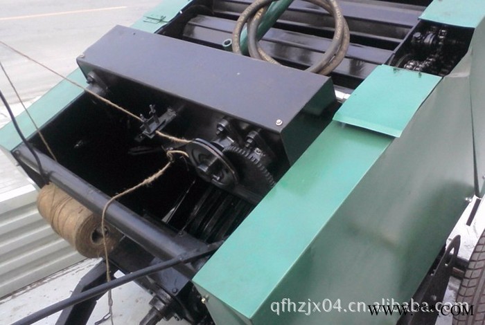 打包机价格    鲜秸秆打包机械    自走式打捆机器C3图3