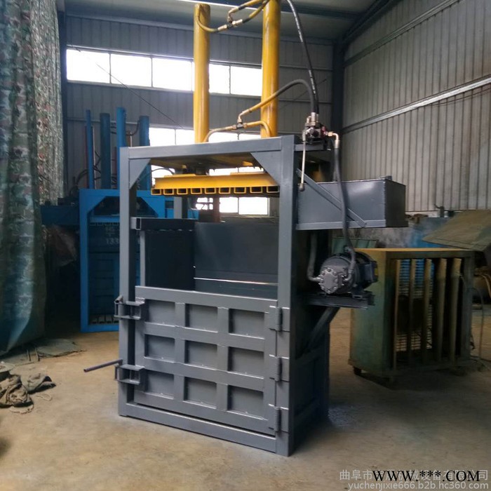 2019新型薄膜液压打包机 宇晨废旧农膜压缩打包设备图2