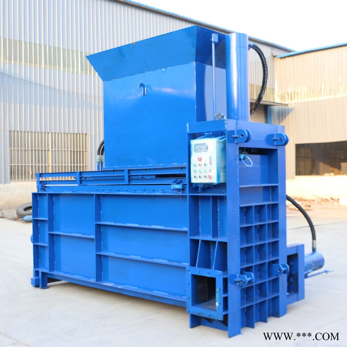 杂草粉碎打包机 高粱杆压缩压块机 黄储秸秆压捆机山东产地货源图2