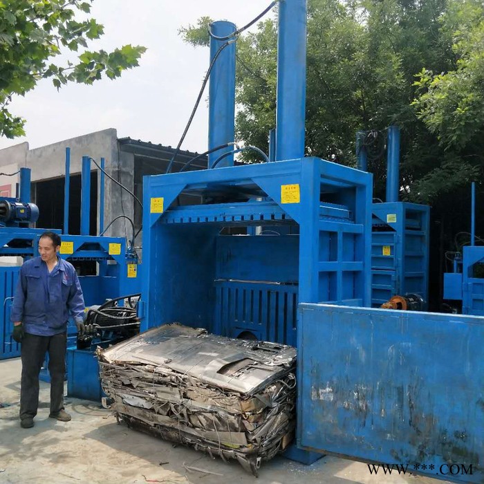 浙江义乌玩具厂短绒压缩打包机洗衣液桶塑料瓶压缩打包机价格低图6