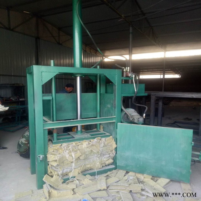 小型液压废纸打包机金属废铁压块机纸箱打捆压缩机图4