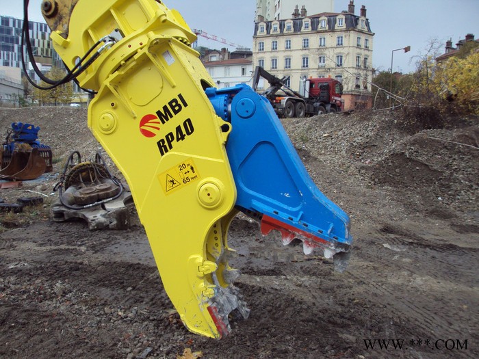 MBI 鹰嘴剪 _大型液压剪 废钢废铁剪切设备 液压钳 报废汽车拆解图3