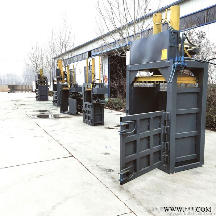 大油桶废铁桶压扁机 回收站废料压块机废纸箱液压打块机图7