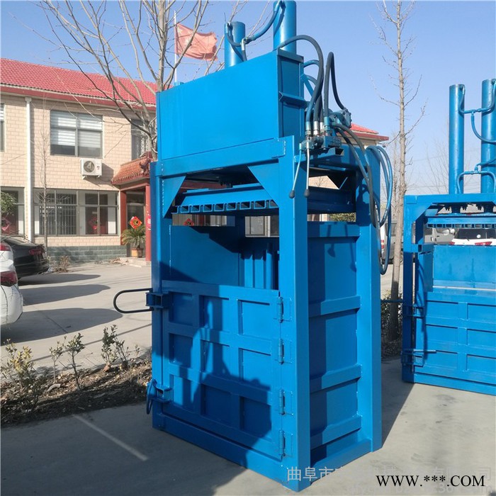 30吨锡箔纸压块机 槽钢加固废油漆桶压扁机 废品挤包机图6