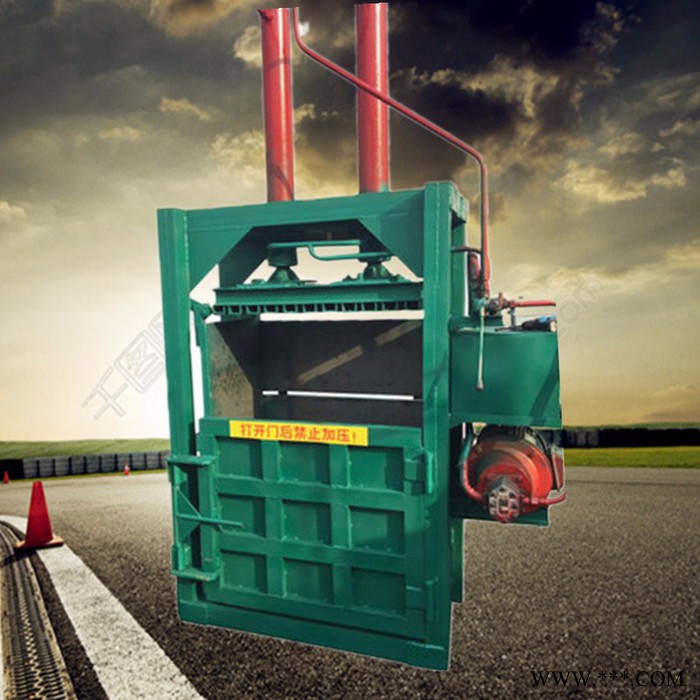 济宁废油桶易拉罐压扁机 生活垃圾塑料瓶液压打包机 编织袋压缩机报价图4