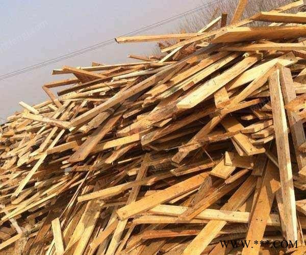 浙江金华大量回收工地废料，废木头等