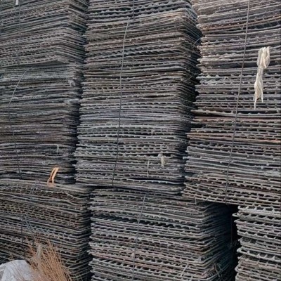 广东省内大量求购钢管，铁网，扣件，顶托，轮扣，有需要处理的联系，过磅秒款。